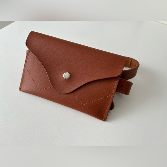 Leather belt bag/crossbody bag - Picture 1 of 8
